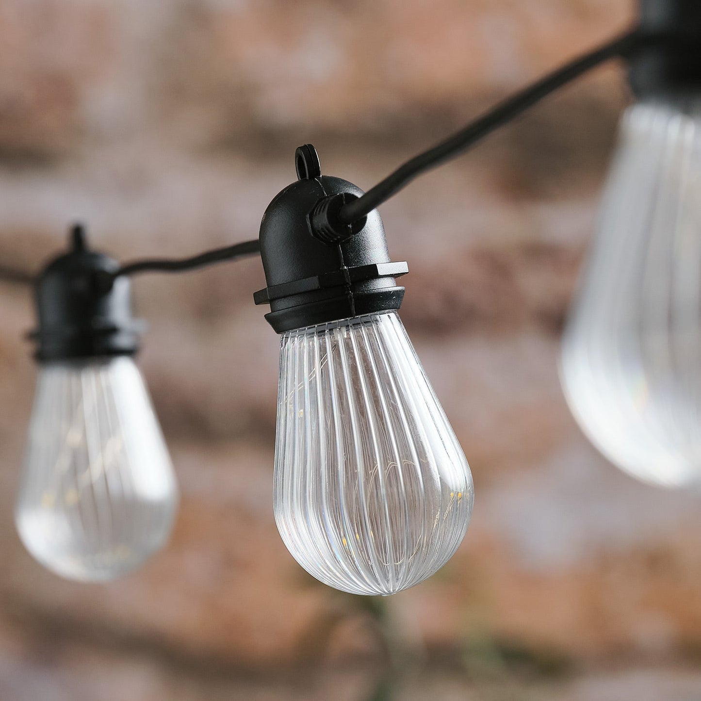 Batteriebetriebene Mikro-LED-Lichterkette mit geriffelten Glühbirnen