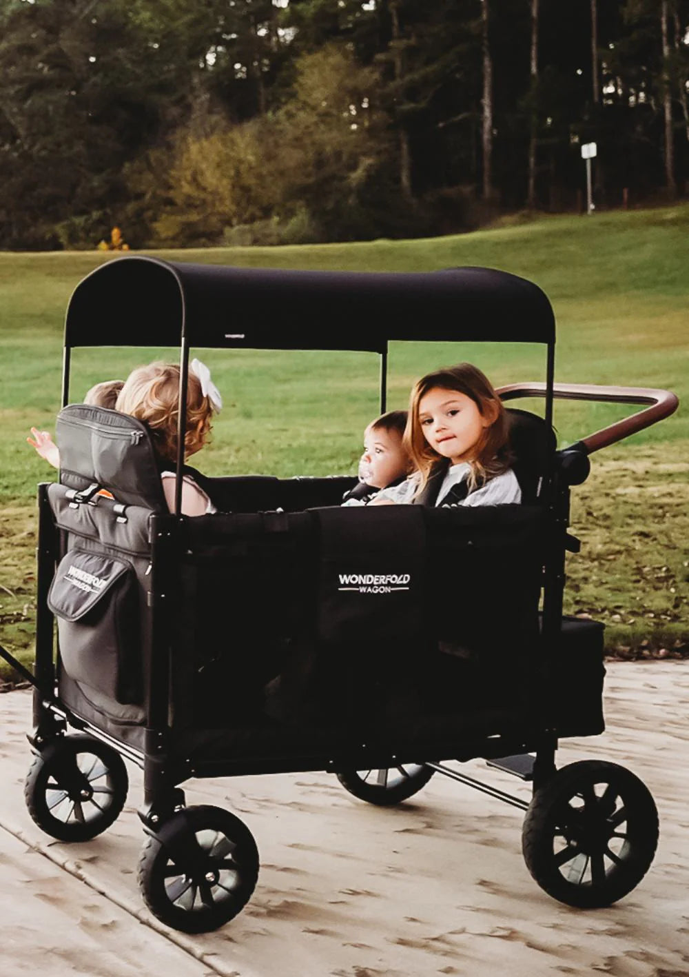 2026 W4 Luxe Kinderwagen 4-Sitzer