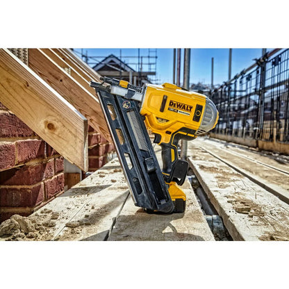 2026 18V/2x5Ah Zwei-Stufen Akku-Nagler&Klammergeräte 90mm (DeWALT DCN692P2-QW)
