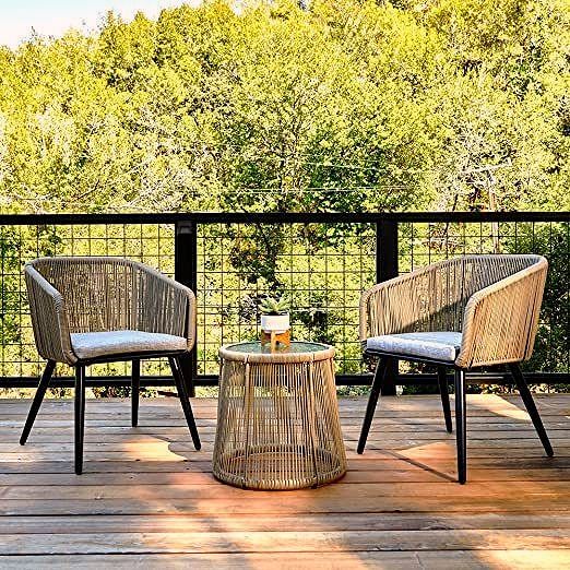 2026 3-teiliges Gartenmöbel-Set – Handgeflochtenes Rattan-Bistroset mit wasserdichten Kissen, Tisch mit gehärteter Glasplatte, Outdoor-Lounge-Set für Terrasse & Balkon, Braun & Hellgrau