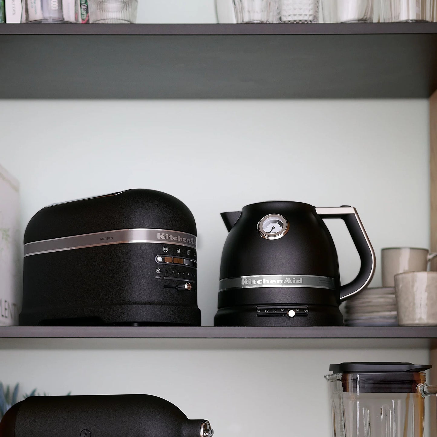 2026 KitchenAid Artisan Frühstücksset inkl. Wasserkocher 5KEK1522, 2 Scheiben Toaster 5KMT2204 und Brötchenaufsatz