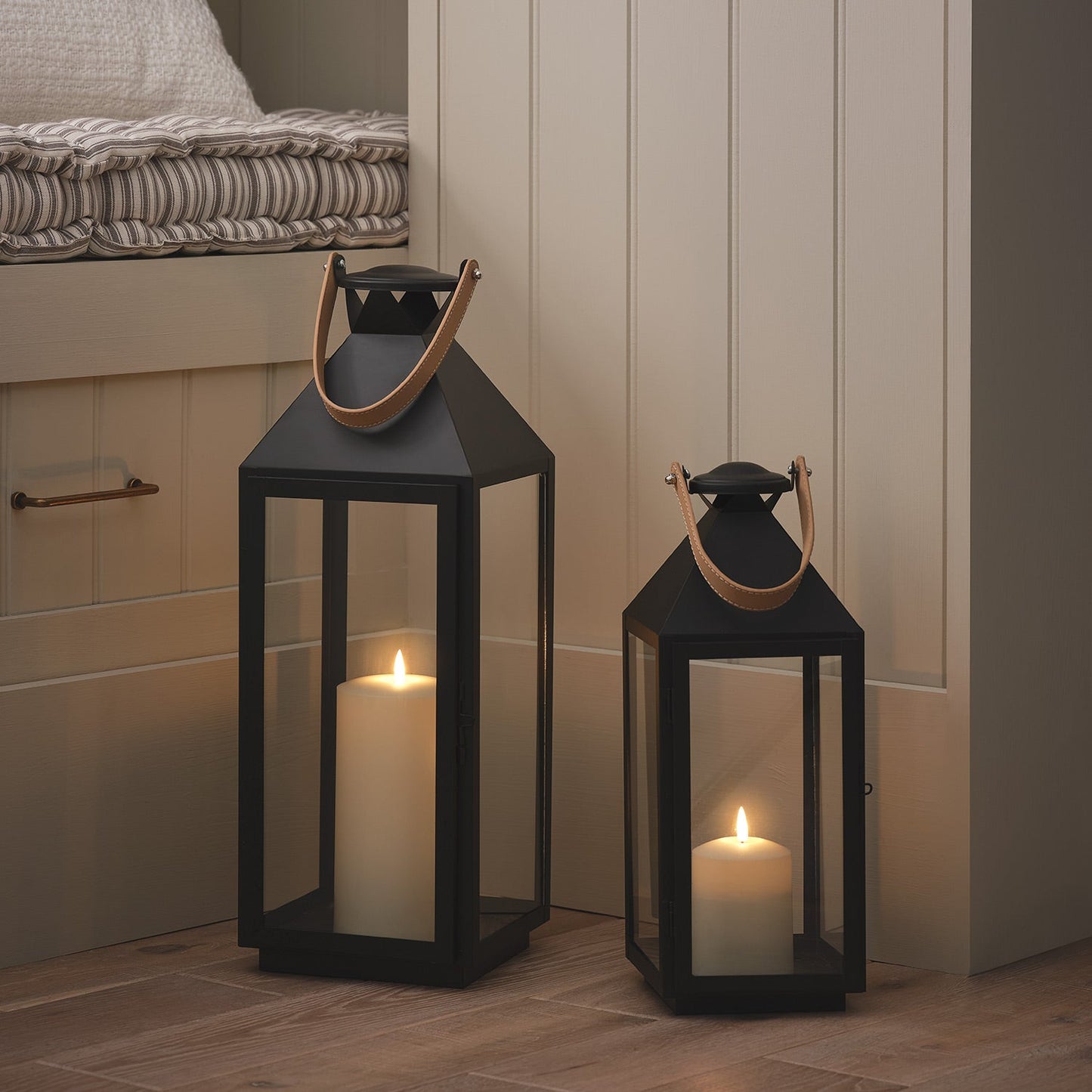 2er Set Brixham TruGlow® LED-Laternen aus Metall mit Ledergriffen