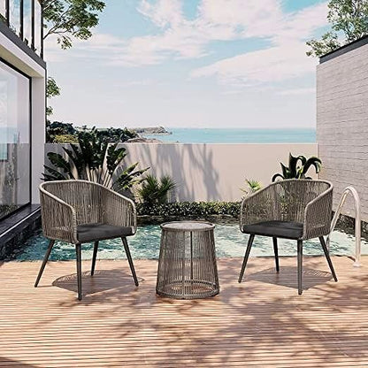 2026 3-teiliges Gartenmöbel-Set – Handgeflochtenes Rattan-Bistroset mit wasserdichten Kissen, Tisch mit gehärteter Glasplatte, Outdoor-Lounge-Set für Terrasse & Balkon, Braun & Hellgrau